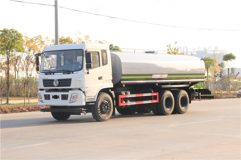 东风专底后双桥洒水车|国五18吨洒水车