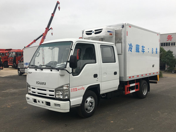 五十铃双排冷藏车|3.2米冷藏车