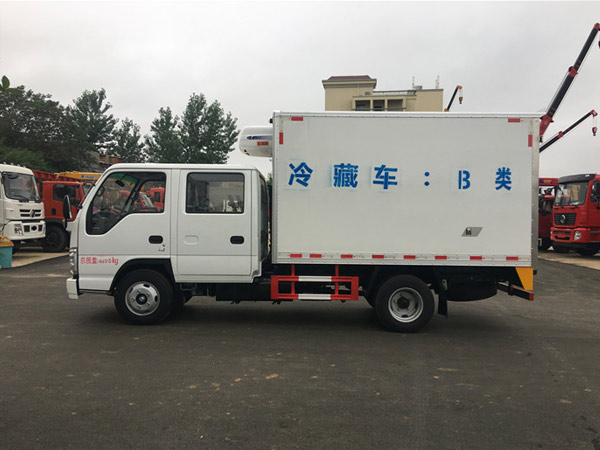 五十铃双排冷藏车|3.2米冷藏车