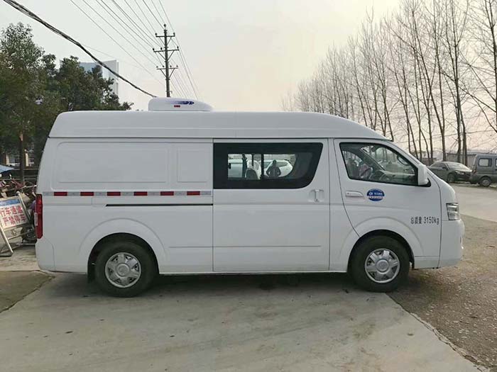 福田G7双排面包冷藏车