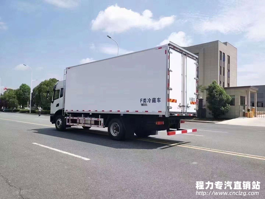 新款KR东风天锦6.8米高顶冷藏车